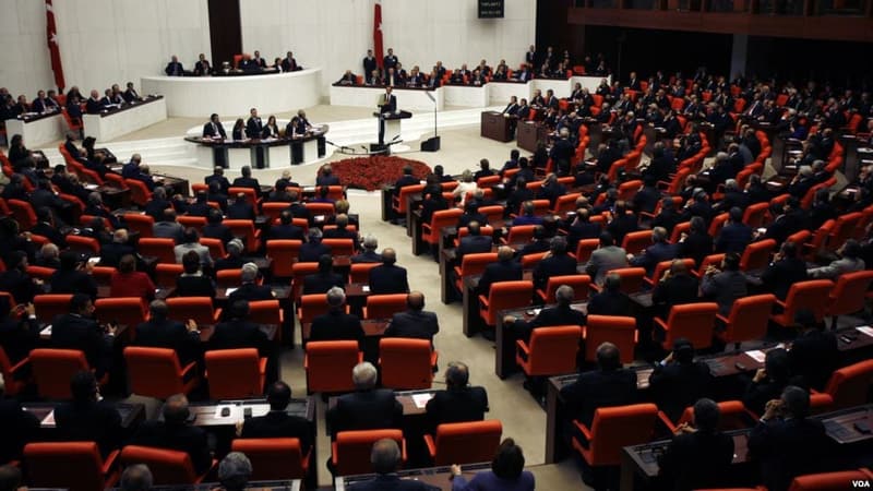 Yeni Parti'li 91 milletvekili birer aylık maaşını partiye bağışlıyor